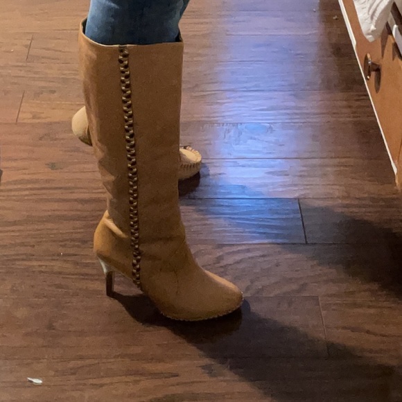 Gorgeous Leather braided tall boots - Picture 6 of 9